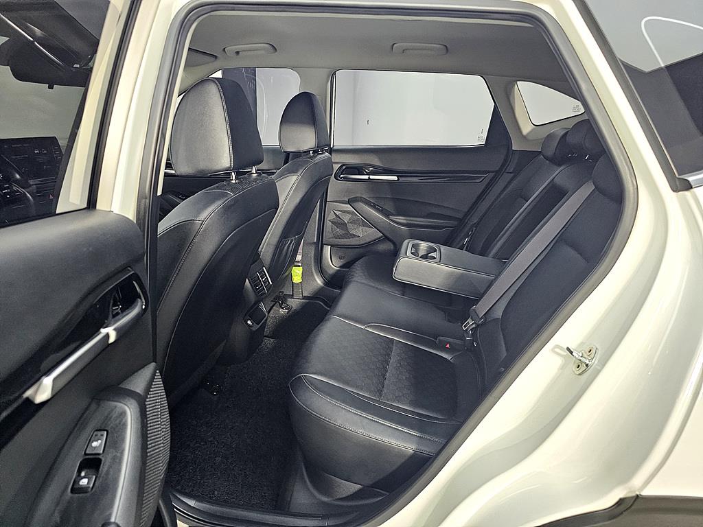 KIA Seltos - Vista 9