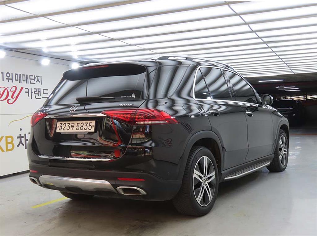Mercedes Benz GLE Class - Vista 4