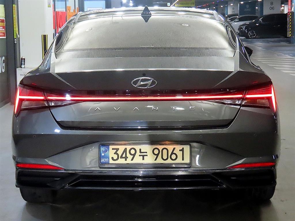 HYUNDAI Avante - Vista 5