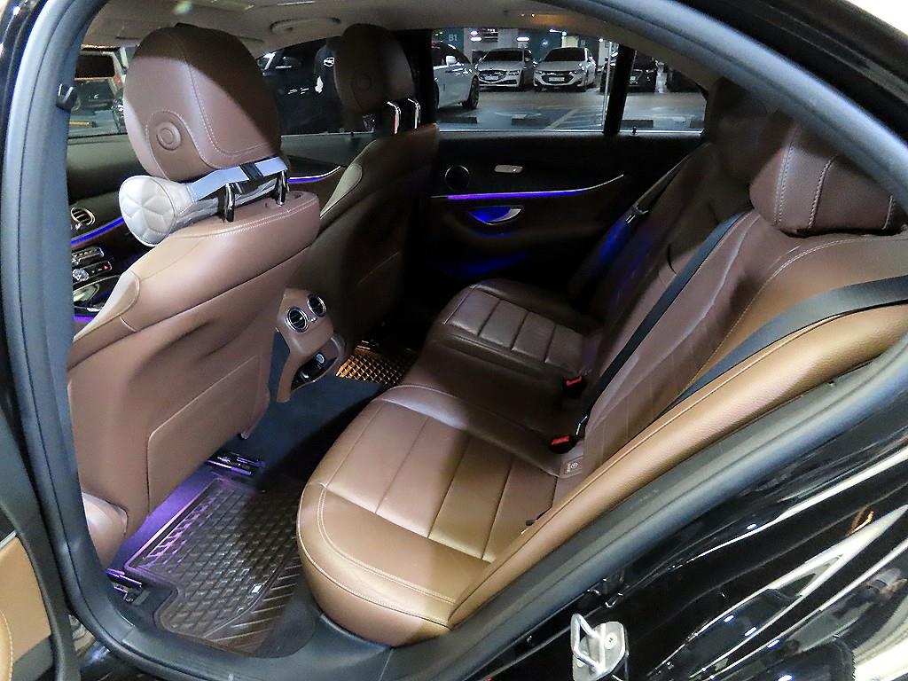 Mercedes Benz E class - Vista 7