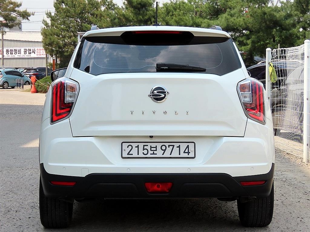 Ssangyong Tivoli - Vista 4