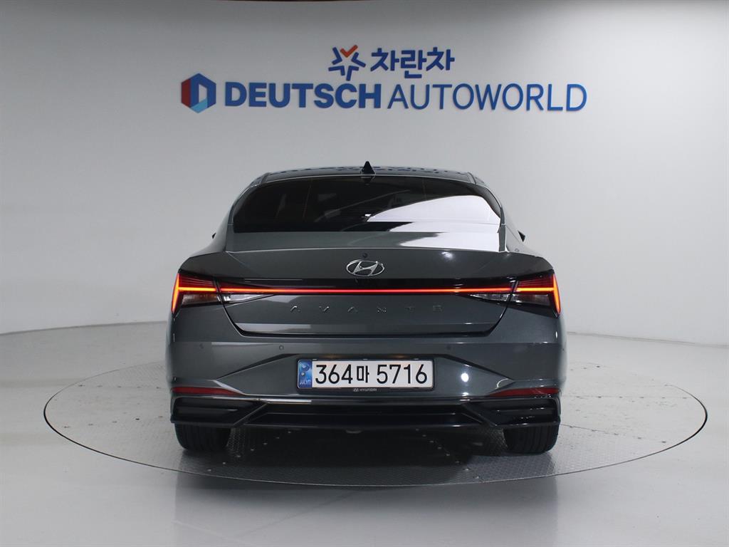 HYUNDAI Avante - Vista 3