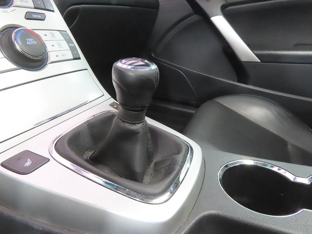 HYUNDAI Genesis - Vista 10