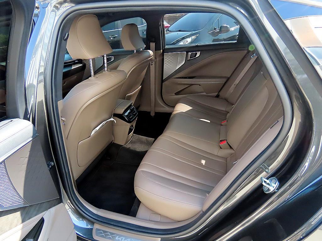 KIA K8 - Vista 6