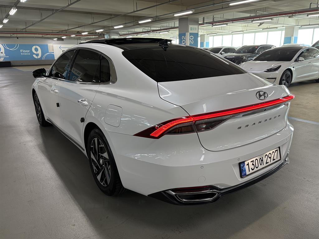 HYUNDAI Grandeur - Vista 4