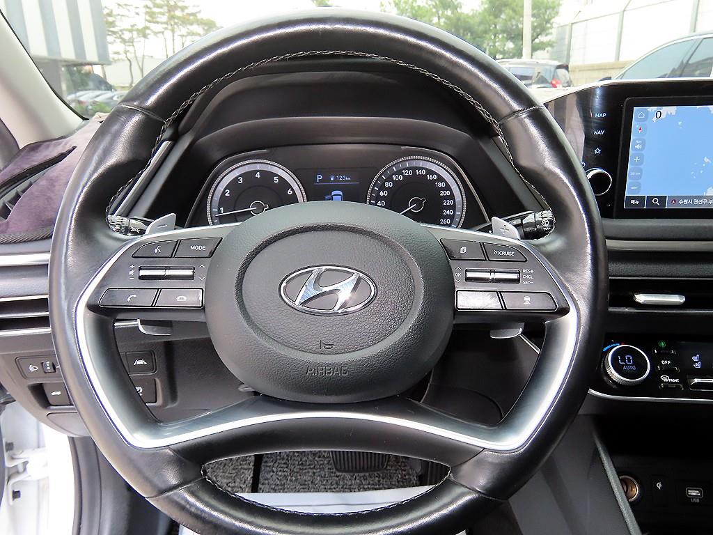 HYUNDAI Sonata - Vista 8