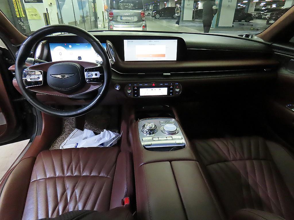 Genesis G90 - Vista 10