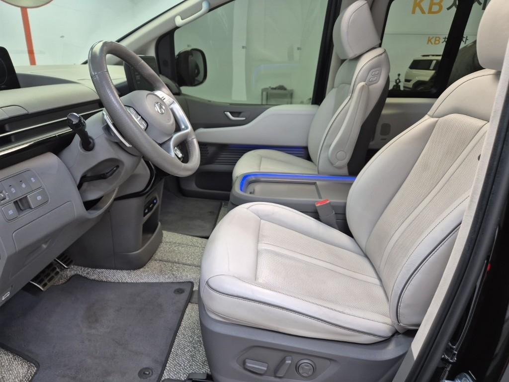 HYUNDAI Staria - Vista 11