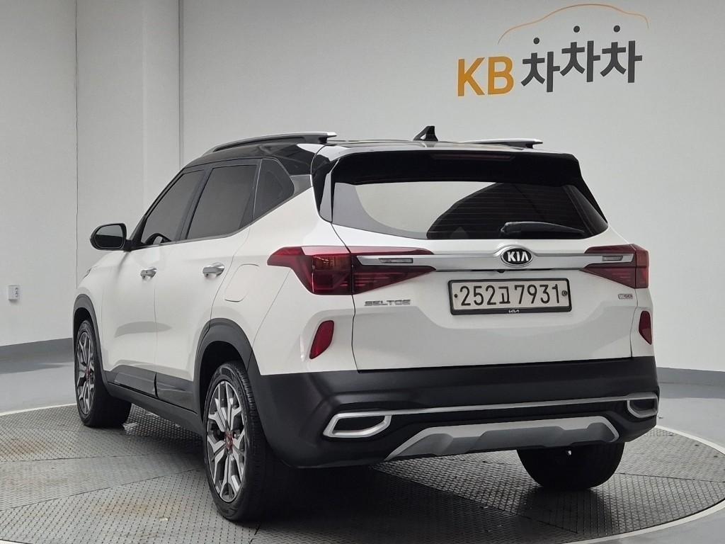 KIA Seltos - Vista 2