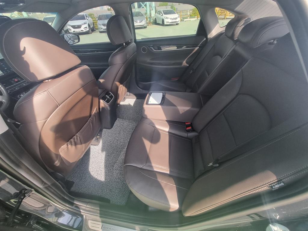 HYUNDAI Grandeur - Vista 9