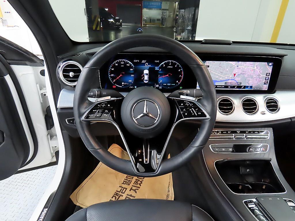 Mercedes Benz E class - Vista 9
