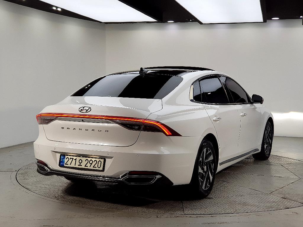 HYUNDAI Grandeur - Vista 4