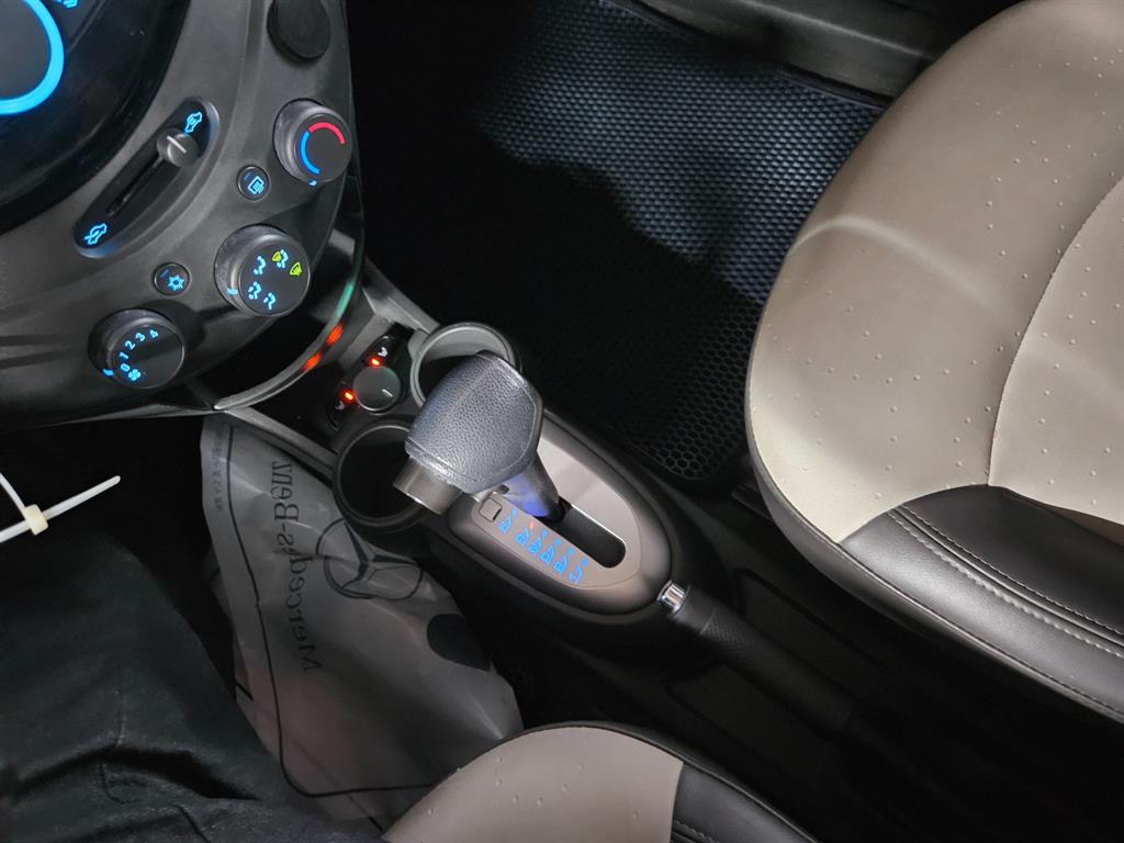 Chevrolet Spark - Vista 11