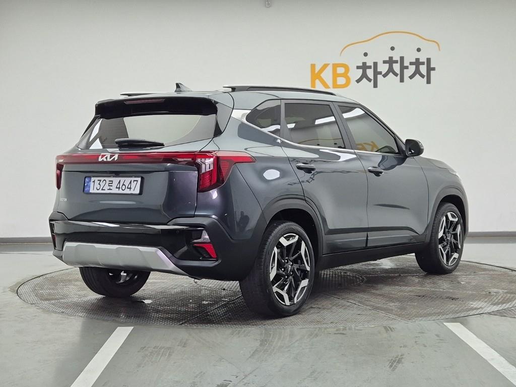 KIA Seltos - Vista 4