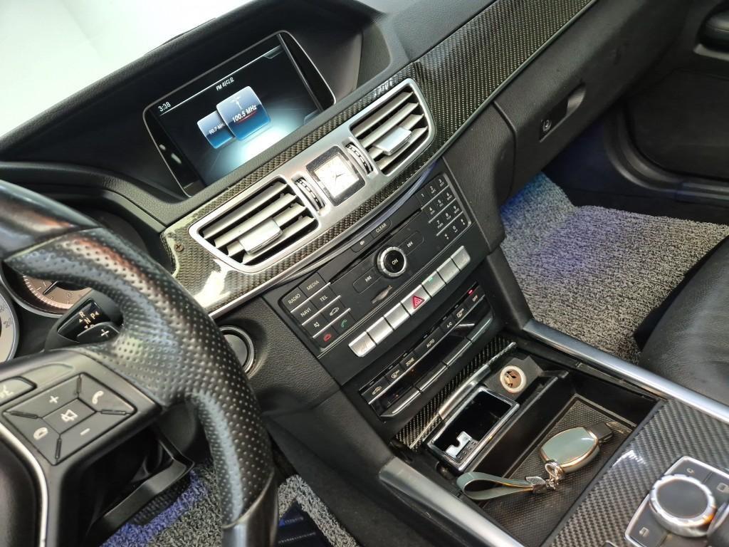 Mercedes Benz E class - Vista 10