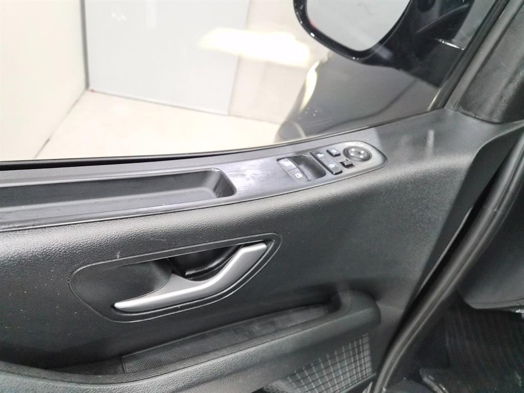 HYUNDAI Staria - Vista 11