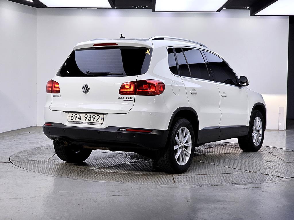 Volkswagen Tiguan - Vista 4