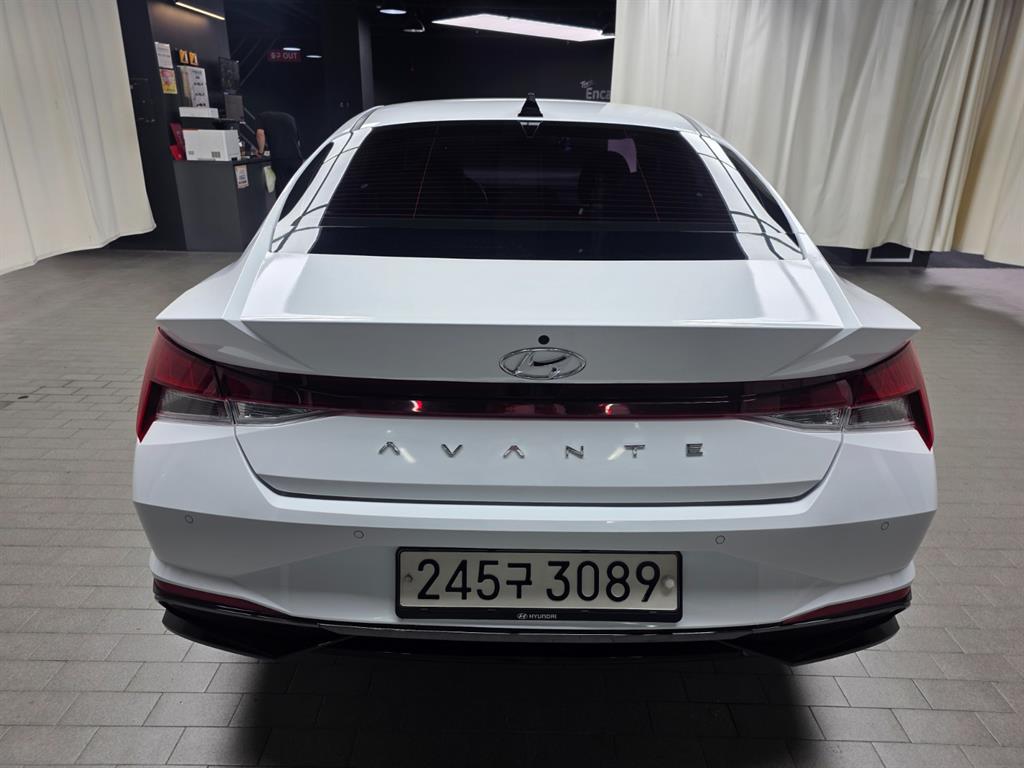 HYUNDAI Avante - Vista 5