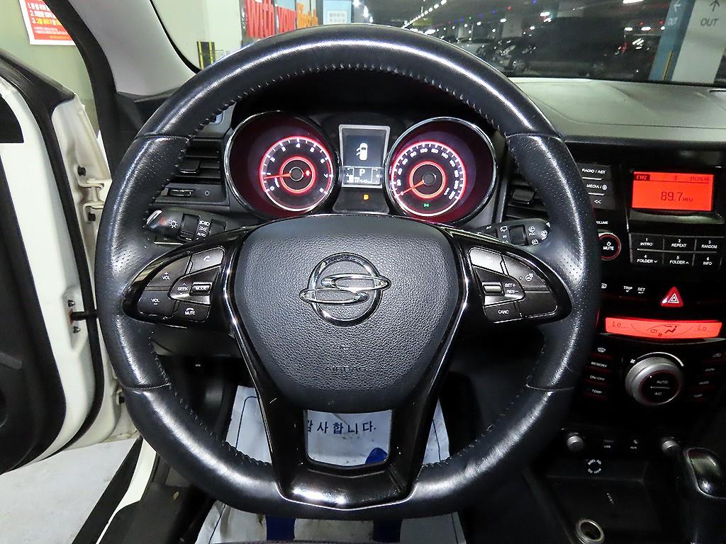 Ssangyong Tivoli - Vista 8