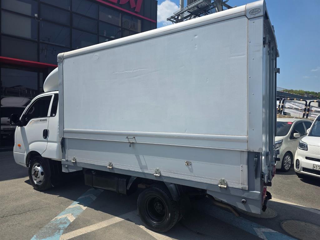 Small Truck Cargo (small) - Vista 3
