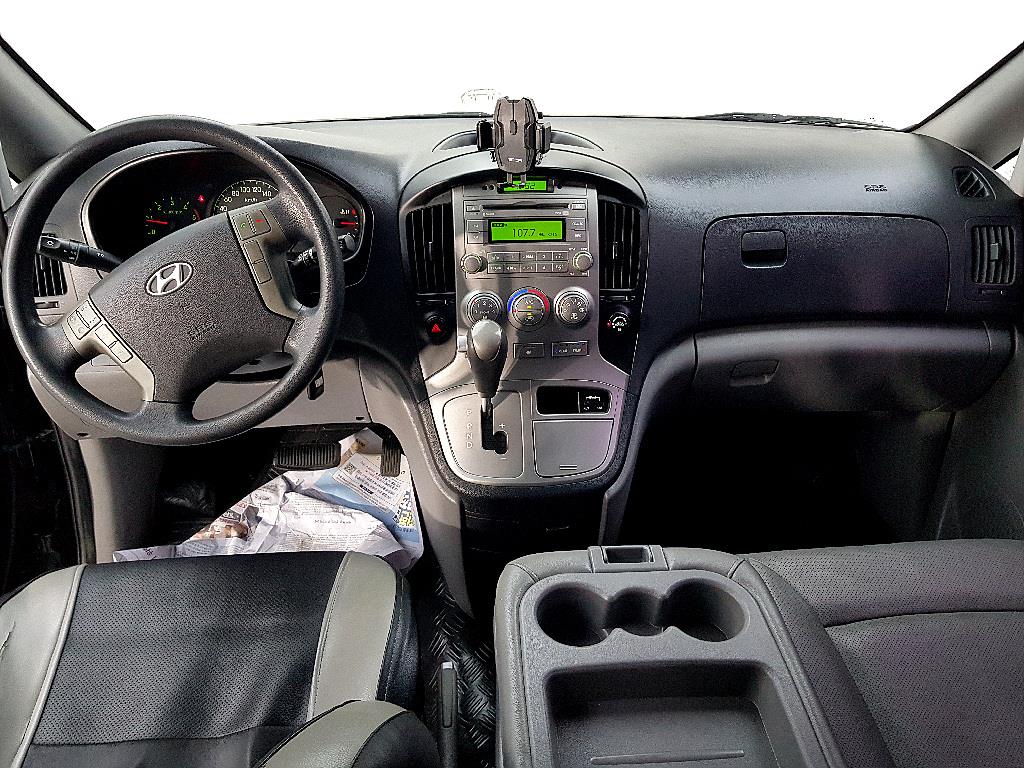 HYUNDAI Starex - Vista 5