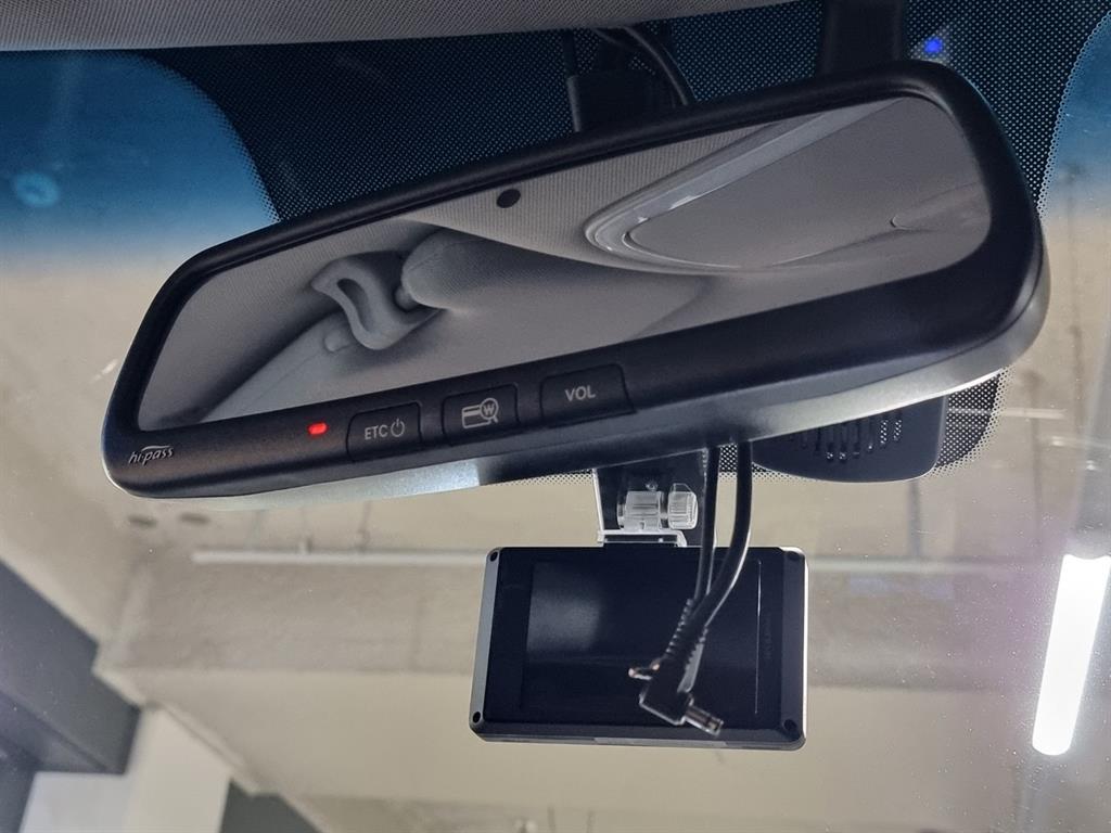 HYUNDAI Genesis - Vista 9