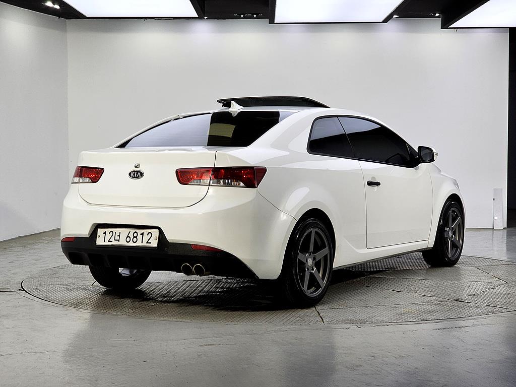 KIA Forte - Vista 4