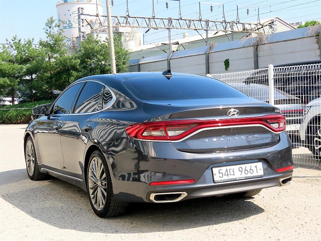 HYUNDAI Grandeur - Vista 3