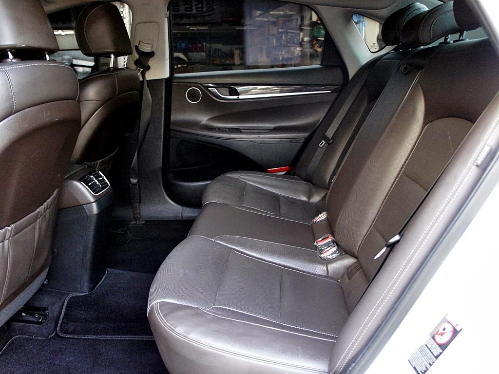 HYUNDAI Grandeur - Vista 11