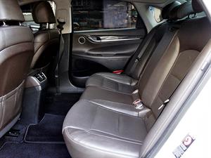HYUNDAI Grandeur - Vista 12