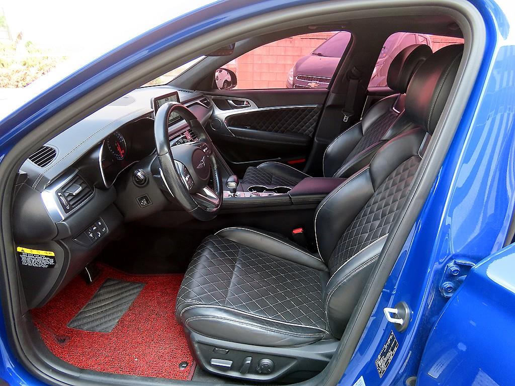 Genesis G70 - Vista 5