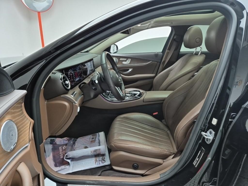 Mercedes Benz E class - Vista 6