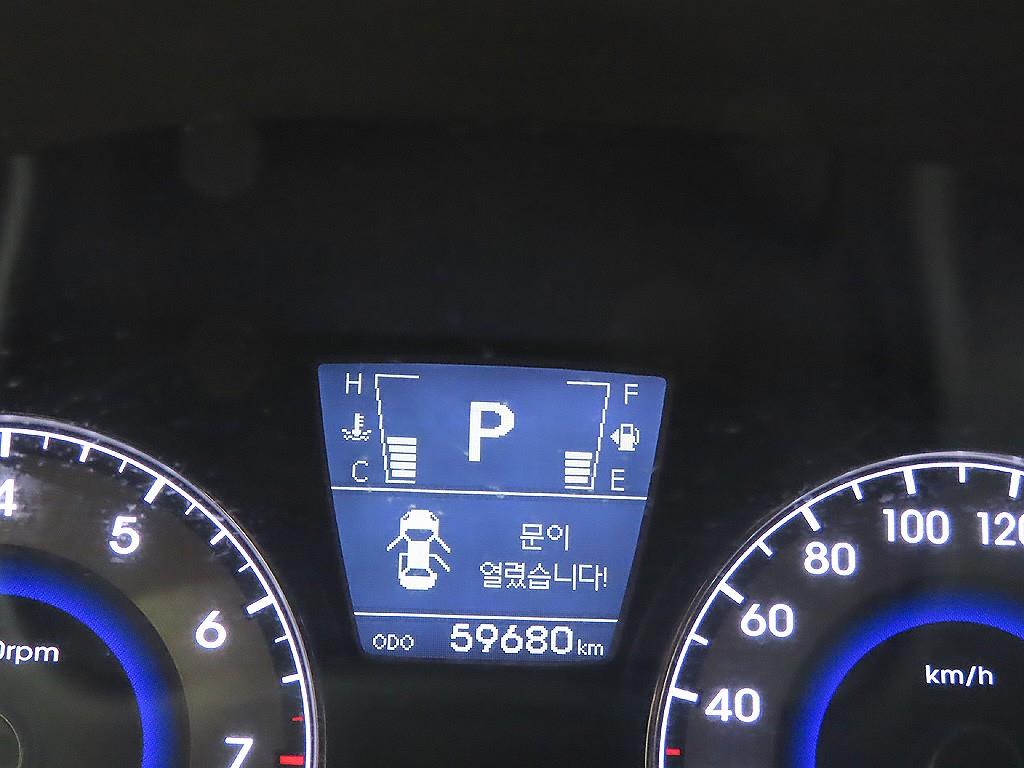 HYUNDAI Accent - Vista 11