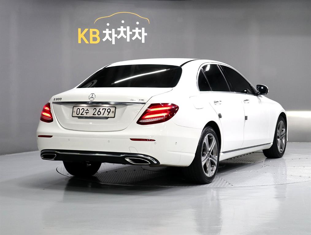 Mercedes Benz E class - Vista 3