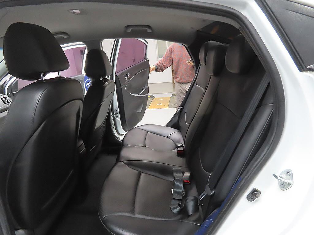 HYUNDAI Accent 2012 Blanco - Importación desde Corea - HF Imports Iquique - Foto 9