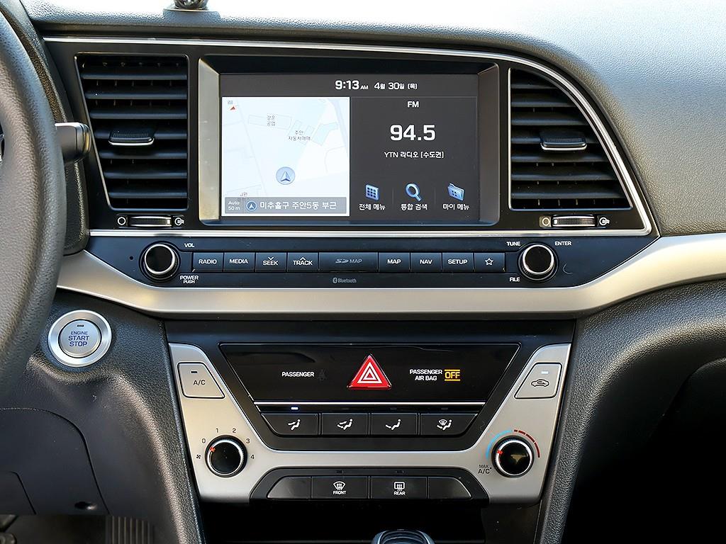 HYUNDAI Avante 2018 Blanco - Importación desde Corea - HF Imports Iquique - Foto 9