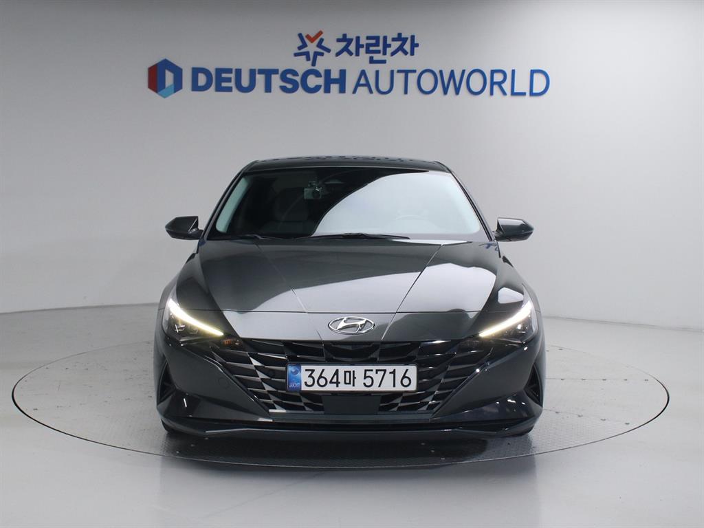 HYUNDAI Avante - Vista 2