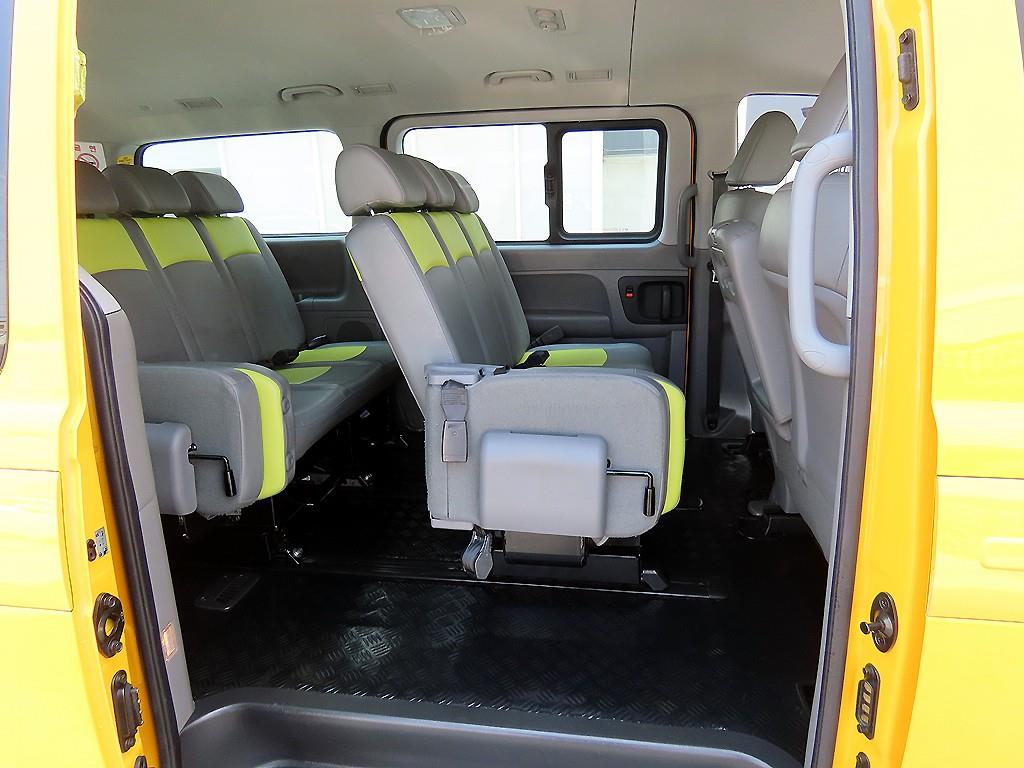 HYUNDAI Starex - Vista 6