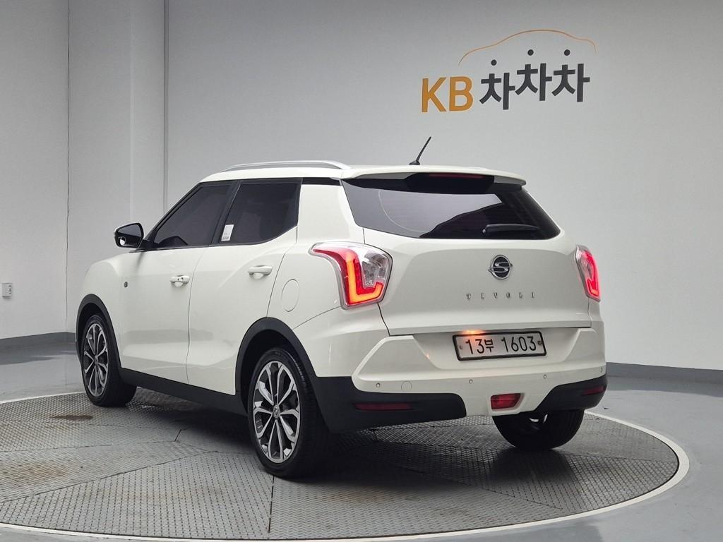Ssangyong Tivoli - Vista 2