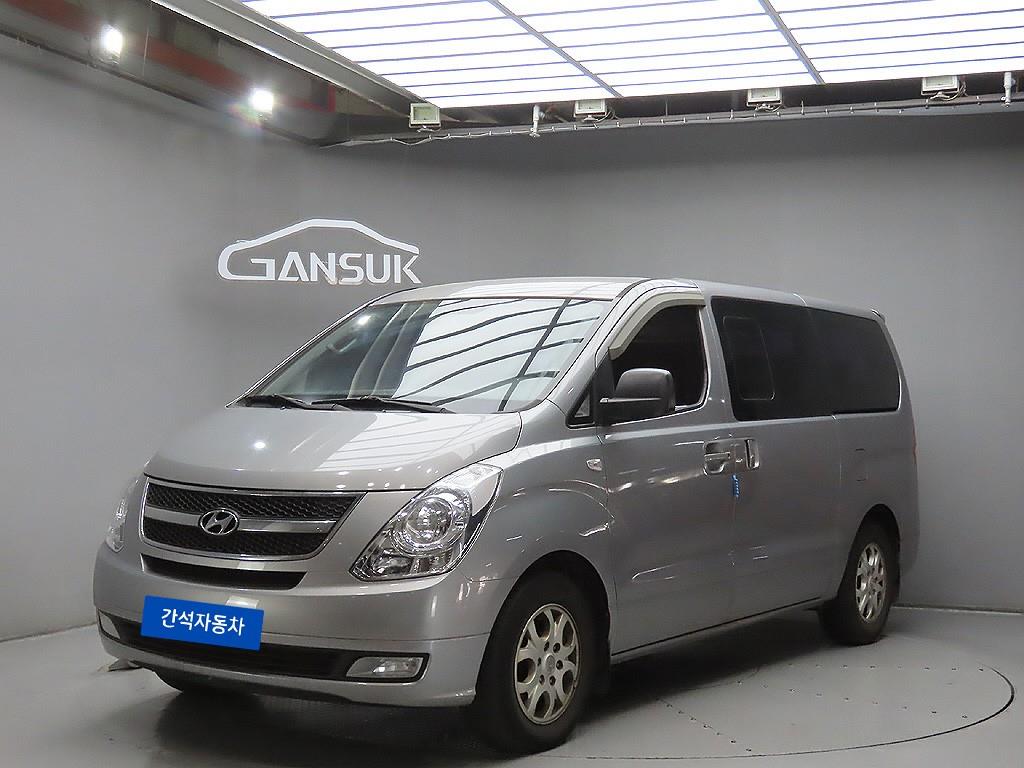 HYUNDAI Starex - Vista 3