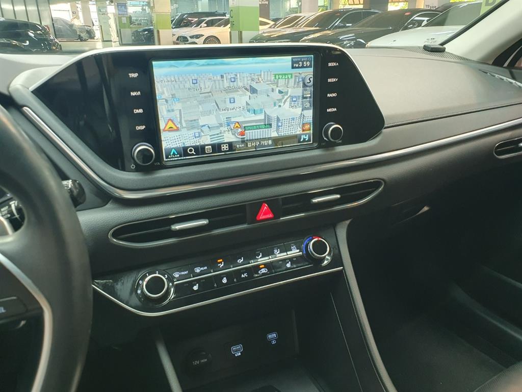 HYUNDAI Sonata - Vista 8