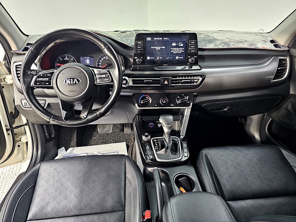 KIA Seltos - Vista 5