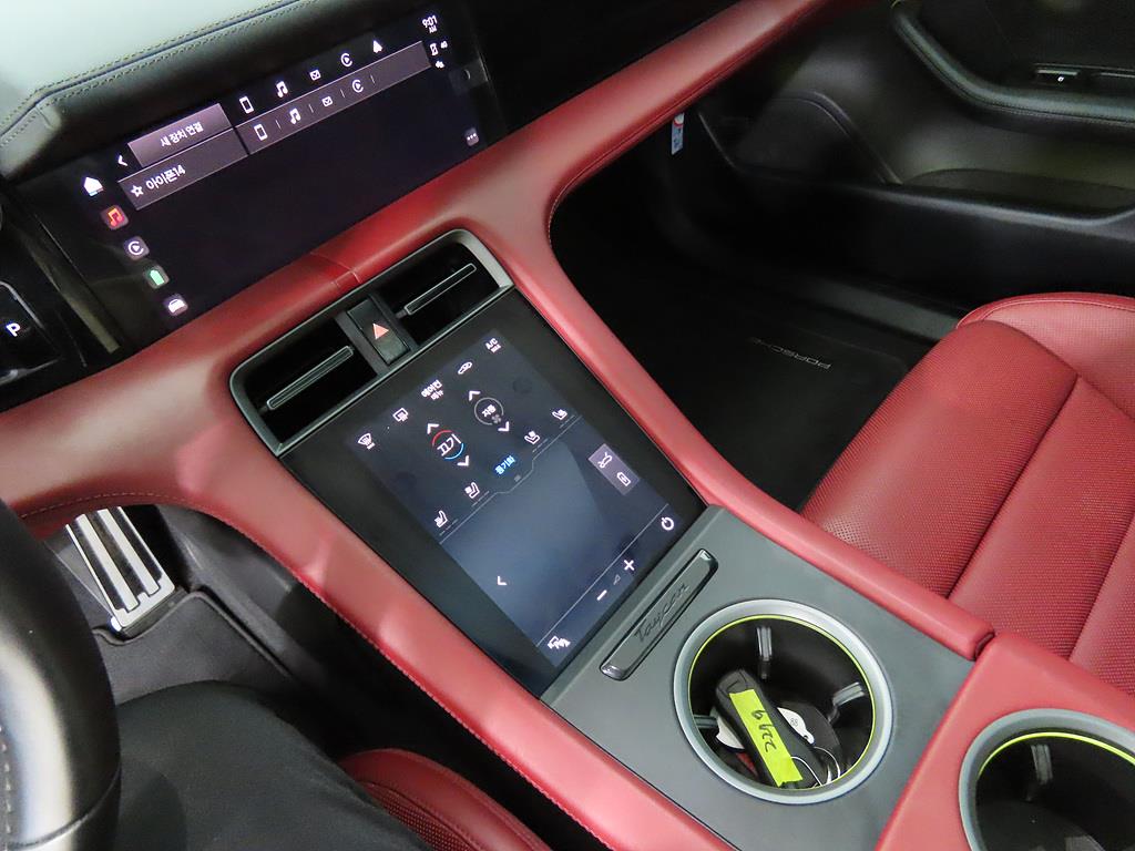 Porsche Taycan - Vista 11