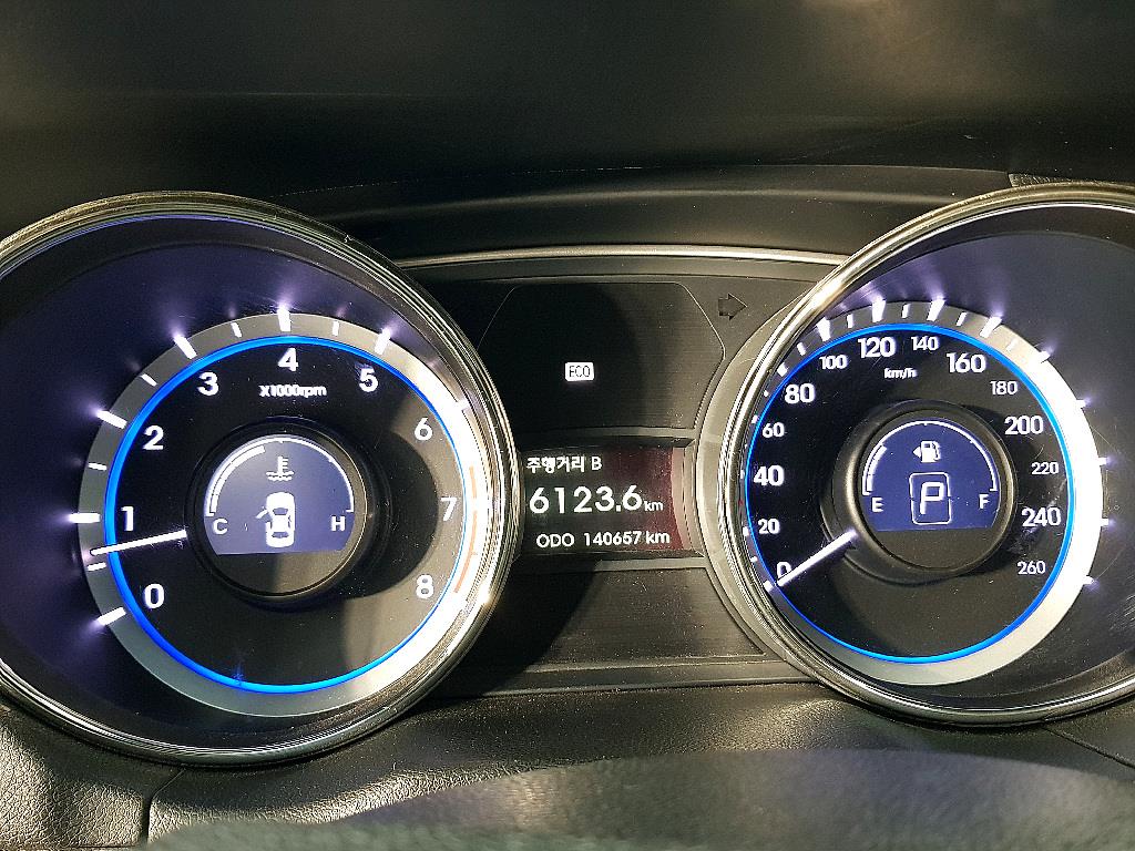 HYUNDAI Sonata - Vista 7