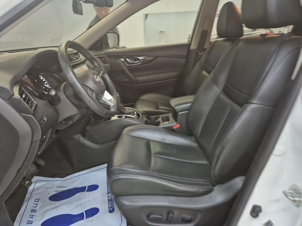Nissan Extrail - Vista 11