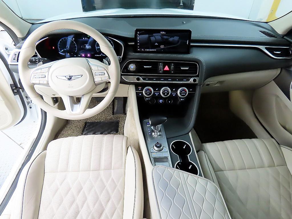 Genesis G70 - Vista 7