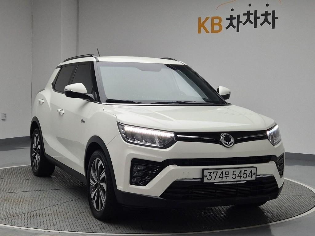 Ssangyong Tivoli 2020 Blanco - Importación desde Corea - HF Imports Iquique - Foto 1