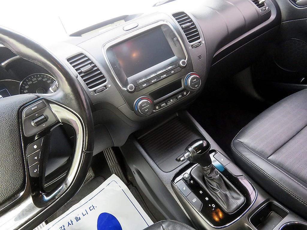 KIA K3 - Vista 10