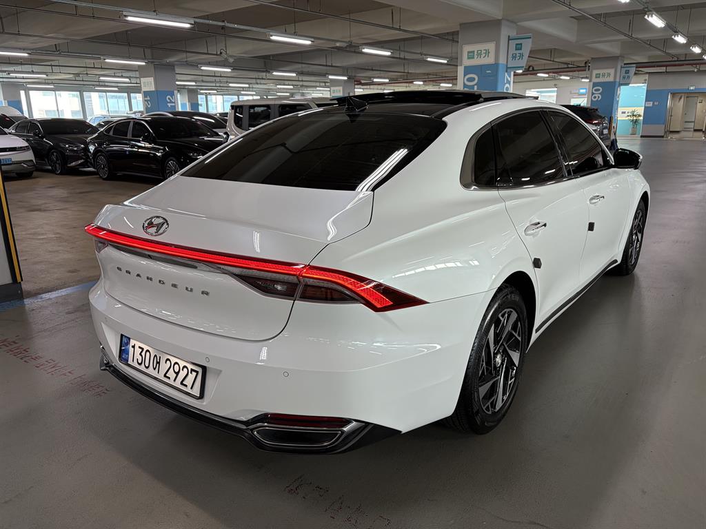 HYUNDAI Grandeur - Vista 6