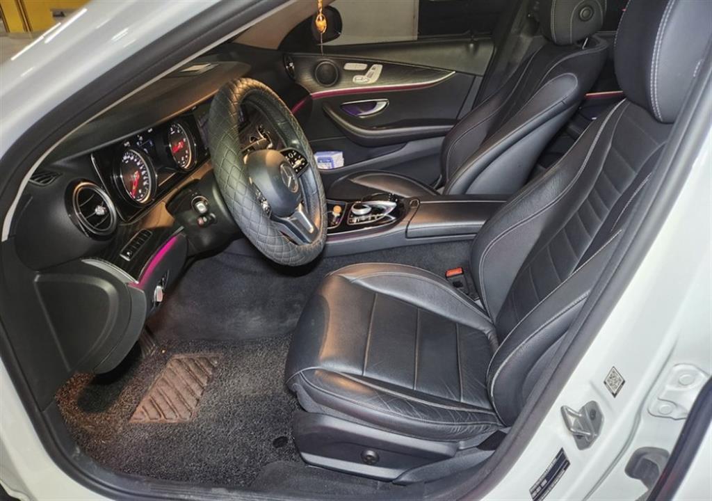Mercedes Benz E class - Vista 7